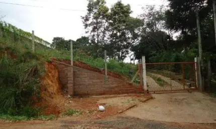 Sítio em porto alegre, no bairro hípica, com 2 dormitório(s), e 2 banheiros, à venda.