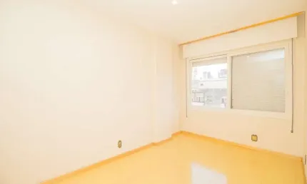 Apartamento de 2 quartos com 51 metros privativos na av: senador salgado filho