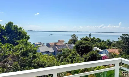 Casa em condomínio alto padrão vila assunção 03 suítes e 04 garagens cobertas