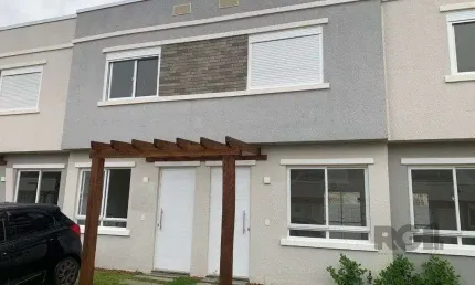 Sobrado novo com aproximadamente 88m² no bairro vila nova.