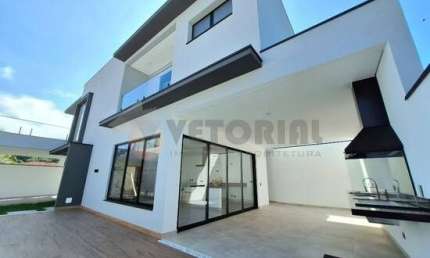 Sobrado à venda em Caraguatatuba, Capricórnio II, com 3 quartos, 250m²