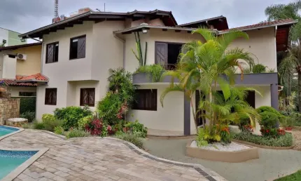 Casa para venda em joinville, santo antonio, 6 dormitórios, 1 suíte, 5 banheiros, 4 vagas