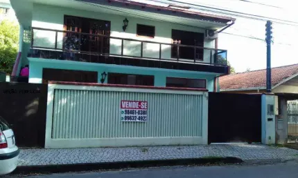 Sobrado para Venda em Joinville, Floresta, 3 dormitórios, 1 suíte, 5 banheiros, 1 vaga