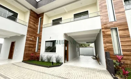 Sobrado geminado em condomínio com 3 dormitórios à venda, 116m² por R$ R$ 624.999,00 – Bom Retiro - Joinville/SC.