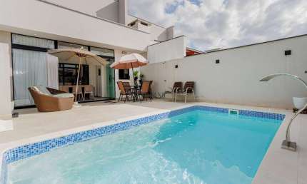 Sobrado com 3 dormitórios à venda, 144m² por R$ 1.380.000,00 - Saguaçu - Joinville/SC