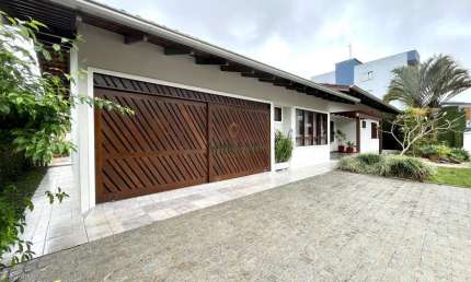 Casa com 4 dormitórios à venda, 235m² por R$ 1.550.000,00 - Saguaçu - Joinville/SC