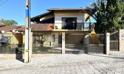 Sobrado com 4 dormitórios à venda, 348m² por R$ 1.380.000,00 - Costa e Silva - Joinville/SC