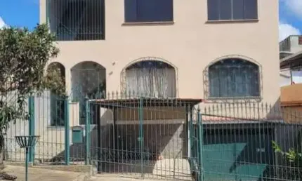 Casa para Locação em Juiz de Fora, Monte Castelo, 3 dormitórios, 1 suíte, 2 banheiros, 1 vaga