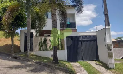 Casa com três quartos (1 suíte) a venda no Alto das Palmeiras!