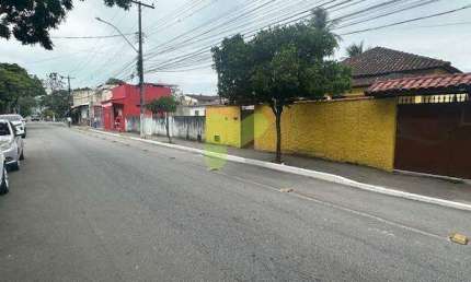 Casa na rua principal de Casimiro de Abreu (Vocação Comercial)