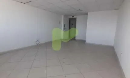 Sala comercial para alugar na Rua Abílio Moreira de Miranda, Imbetiba, Macaé