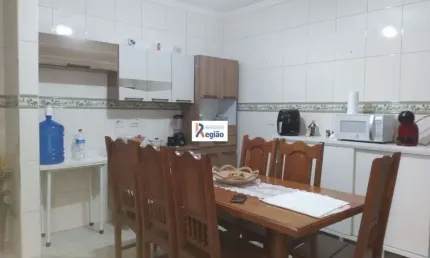 Lindo sobrado na Região da Penha com 4 dormitórios e amplo terraço  em excelente localização