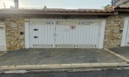 Sobrado com 3 dormitorios e 1 suite na região da vila re .