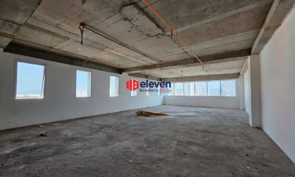 Sala Comercial para Venda ou Locação em Santos em Edifício Coorporativo de Alto Padrão