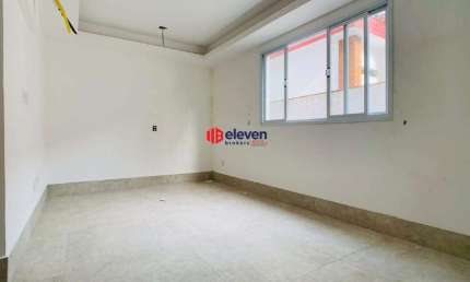 CASA TRIPLEX COM 145 M² À VENDA EM VILLAGIO NO GONZAGA!