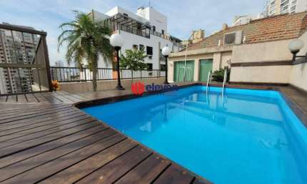 Cobertura Duplex na Ponta da Praia com Vista Mar e Piscina Privativa