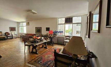 Apartamento á venda, uma quadra da praia do Gonzaga