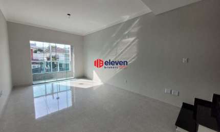 Casa Duplex com 3 Quartos, Suíte e 2 Vagas de Garagem