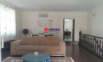 Casa Sobreposta Alta à Venda, 4 Dormitórios no Boqueirão, Santos-SP