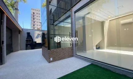 Residência Exclusiva de Alto Padrão com Elevador Panorâmico e SPA Premium