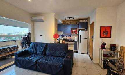 Venda de apartamento com 02 dormitórios no bairro do Macuco, em Santos