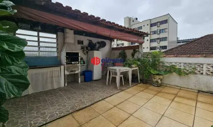 Sobrado Duplex para Retrofit com 4 Dormitórios e Área de Lazer no Andar Superior – Em Santos