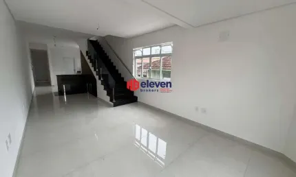 Magnífica sobreposta alta recém construída à venda no bairro do Embaré em Santos.