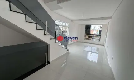 Magnífica sobreposta alta recém construída à venda no bairro do Embaré em Santos.