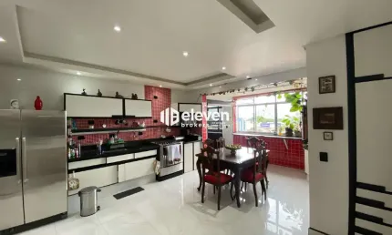 Imóvel totalmente reformado com 2 dormitórios no boqueirão!