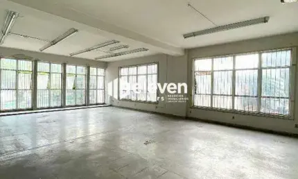 Espaço Comercial à Venda – 550m² | Loja + Sobreloja | Vila Mathias – Santos