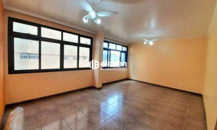 Apartamento para Aluguel – Pé na areia em Santos, conforto e praticidade à beira-mar