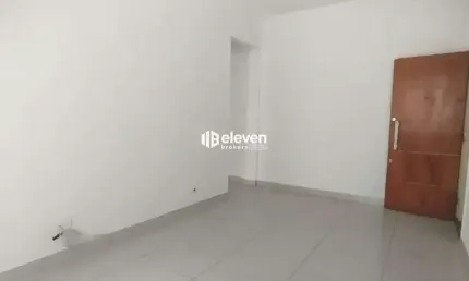 Apartamento à Venda no Boqueirão – Conforto e Localização a 250m da Praia!