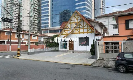 Casa Estilo Europeu na Aparecida — A 1 Quadra do Praiamar e 2 da Praia | 256m² | 3 Vagas | Versátil e Comercial