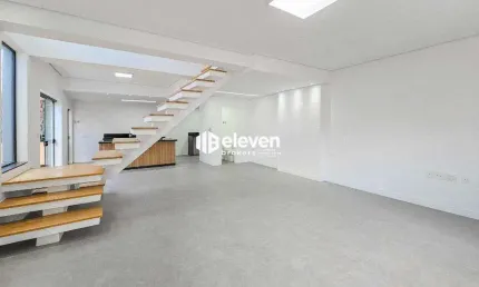 Casa Nova com Jacuzzi e Área Gourmet na Ponta da Praia – Design Contemporâneo e Alto Padrão de Acabamento