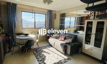 Triplex exclusivo no coração do Embaré - 122m² de muito conforto