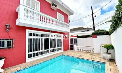 Casa com 3 quartos para alugar na Rua Oswaldo Cochrane, Embaré, Santos