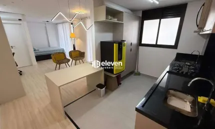 Studio mobiliado para alugar na ponta da praia – elegância, praticidade e vista para o mar!