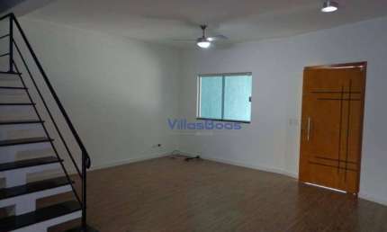 Casa com 03 dormitórios, 02 Suítes, Varanda Gourmet no Residencial De Ville.