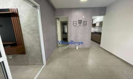 Apartamento todo em piso porcelanato, 2 dormitórios ,