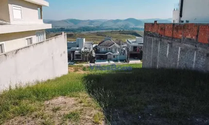 Terreno no condomínio Jaguary com 450m², vista incrível!