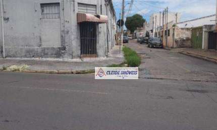 Salão Comercial de Esquina, 01 casa e 02 terrenos a VendaR$1.600.000,00 Avenida Miranda Reis Esquina com a Rua Carlos Borralho, Bairro: Poção, Cuiabá