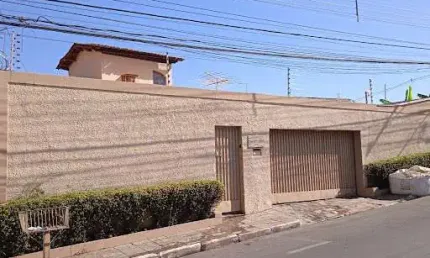 Casa com 5 dormitórios à venda, 315 m² por R$ 700.000,00 - Centro Norte - Cuiabá/MT