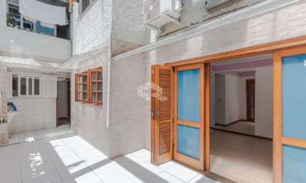 Apartamento com 3 quartos à venda na Avenida Cristóvão Colombo, 2480, Floresta, Porto Alegre por R$ 539.500