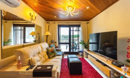 Casa com 6 quartos à venda na Rua Caeté, 600, Vila Assunção, Porto Alegre por R$ 1.800.000