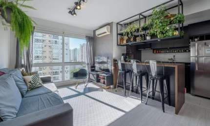 Apartamento com 2 quartos à venda na Rua Bezerra de Menezes, 623, Passo da Areia, Porto Alegre por R$ 590.000