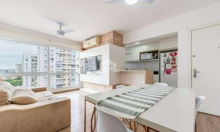 Apartamento com 3 quartos à venda na Rua Bezerra de Menezes, 623, Passo da Areia, Porto Alegre por R$ 730.000
