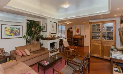 Apartamento com 3 quartos à venda na Avenida Lageado, 1088, Petrópolis, Porto Alegre por R$ 750.000