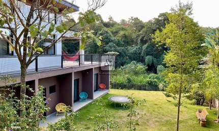 Casa para Venda em Vinhedo, 4 dormitórios, 3 suítes, 5 banheiros, 4 vagas