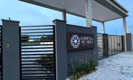 Casa em condomínio fechado com 2 quartos à venda no centro, aquiraz  por r$ 270.000