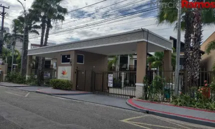 Imperdível: casa à venda no centro de eusébio-ce com 3 quartos, 3 suítes, 4 banheiros, 2 vagas de garagem e 192,76m².